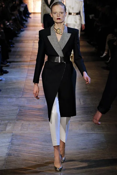Look 35